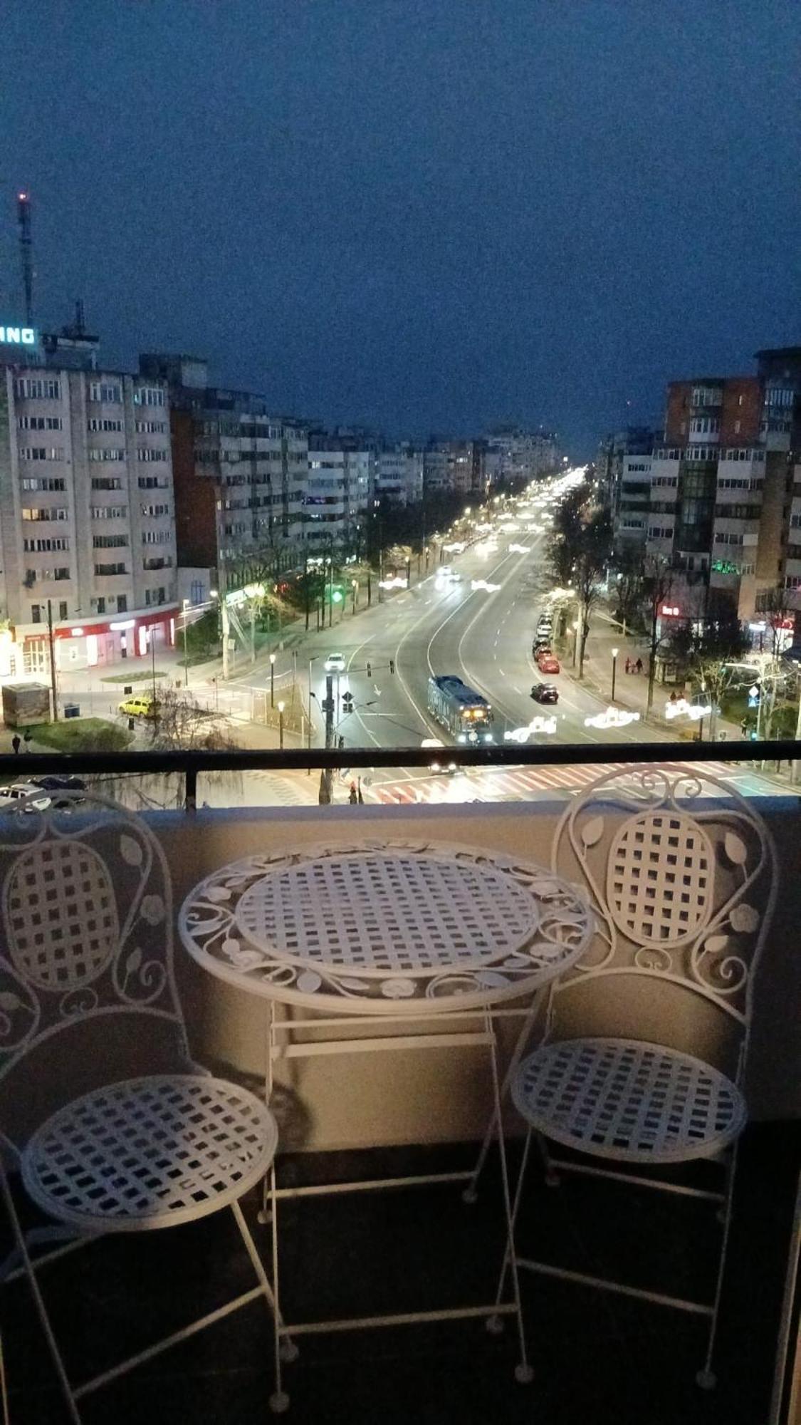 Hellen'S Ultracentral Apartament Buzau Exterior foto