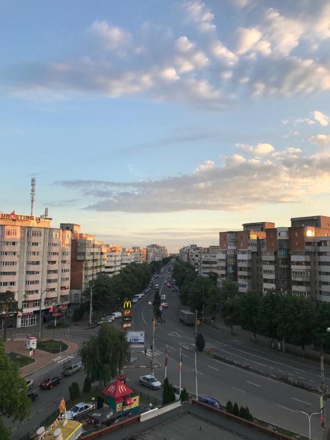Hellen'S Ultracentral Apartament Buzau Exterior foto